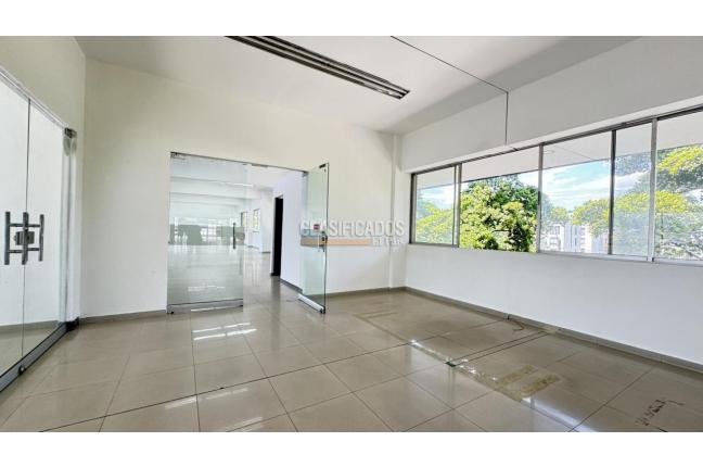Oficinas y Consultorios, Alquiler, Ciudad Capri - $15.000.000