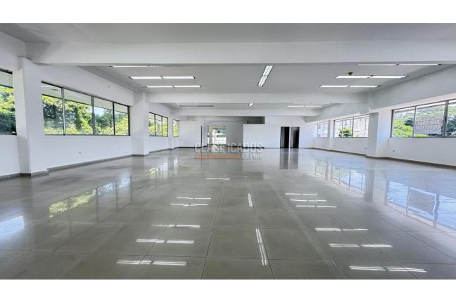 Oficinas y Consultorios, Alquiler en Capri