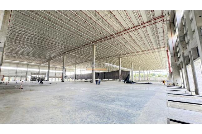 Locales y Bodegas, Alquiler, Buga - $195.500.000