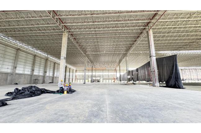 Locales y Bodegas, Alquiler, Buga - $195.500.000