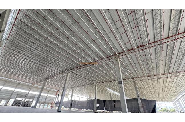 Locales y Bodegas, Alquiler, Buga - $195.500.000