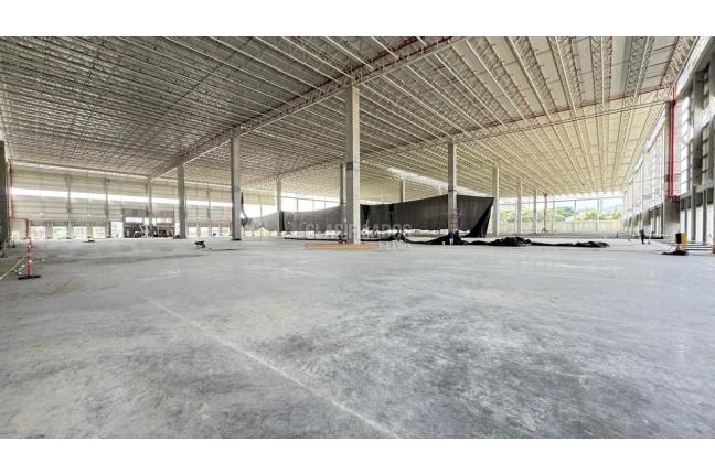 Locales y Bodegas, Alquiler, Buga - $195.500.000