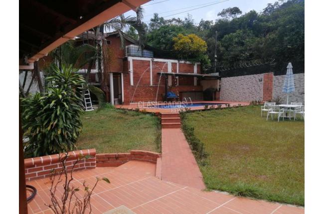 Fincas y Casas Campestres, Venta en La Buitrera