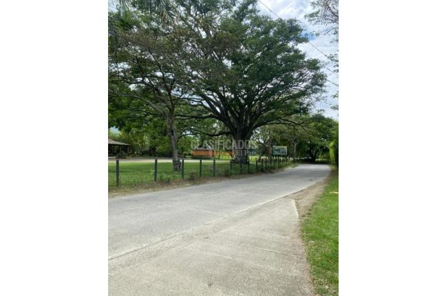 Casas, Venta, Ginebra - $3.400.000.000