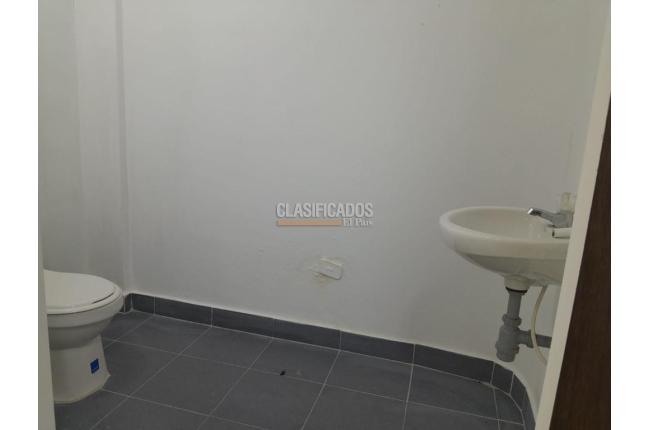 Locales y Bodegas, Alquiler, Versalles - $4.200.000