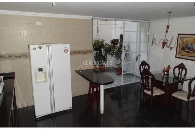Casas, Venta, Ciudad 2.000 - $650.000.000