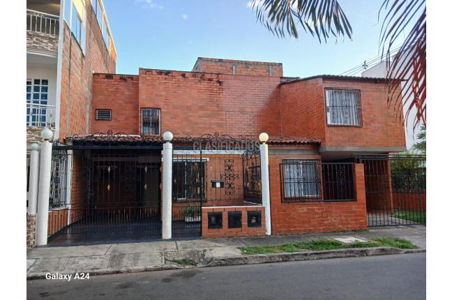 Casas, Alquiler, Ciudad 2.000 - $2.000.000