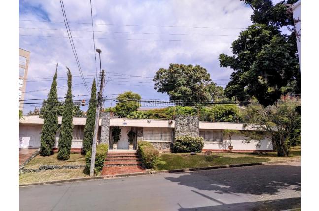 Casas, Venta en Ciudad Jardín