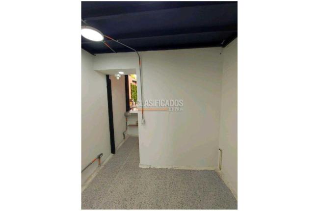 Locales y Bodegas, Venta, Centro Ccial. Unicentro - $800.000.000