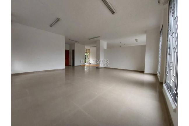 Oficinas y Consultorios, Alquiler en Prados del Norte