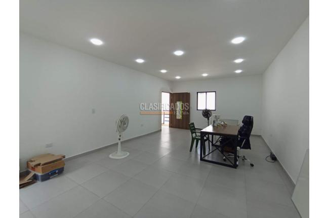 Oficinas y Consultorios, Alquiler, Versalles - $3.000.000