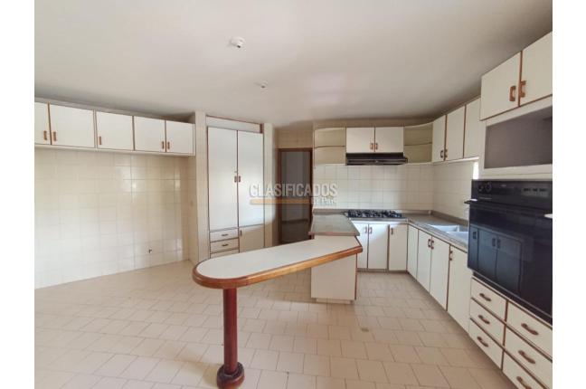 Apartamentos, Venta, Versalles - $1.000.000.000