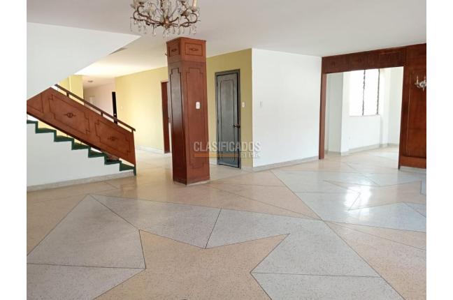 Apartamentos, Venta, Granada - $700.000.000