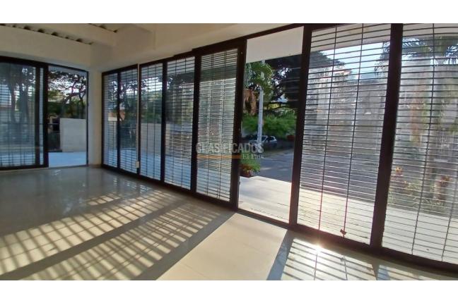 Locales y Bodegas, Alquiler, El Bosque - $1.700.000