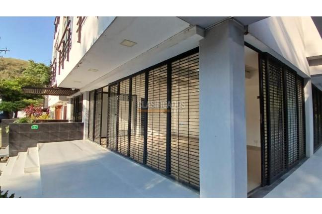 Locales y Bodegas, Alquiler, El Bosque - $1.700.000