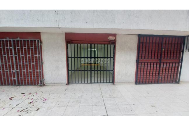 Locales y Bodegas, Alquiler, La Esmeralda - $750.000