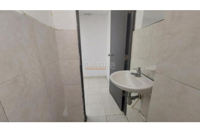 Locales y Bodegas, Alquiler, La Esmeralda - $750.000