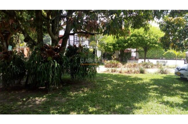 Casas, Alquiler, Ginebra - $15.500.000