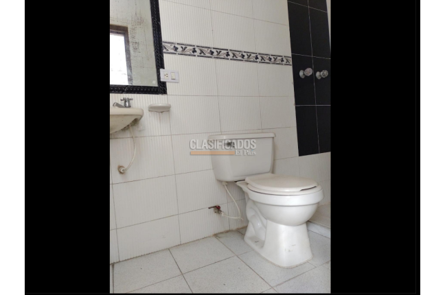 Casas, Venta, Granada - $2.000.000.000