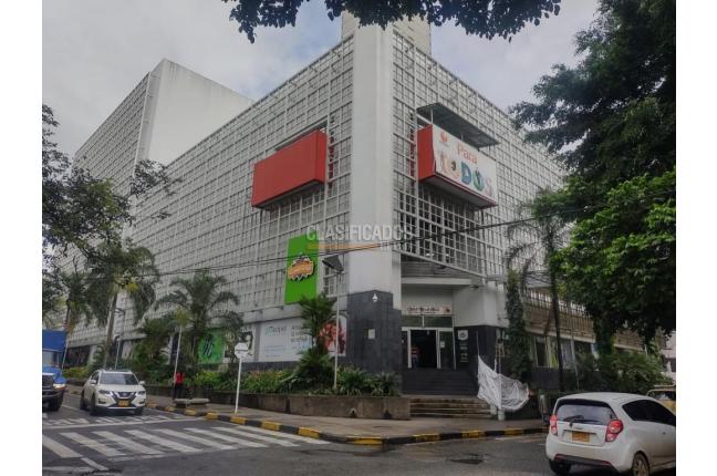 Locales y Bodegas, Alquiler en Centenario