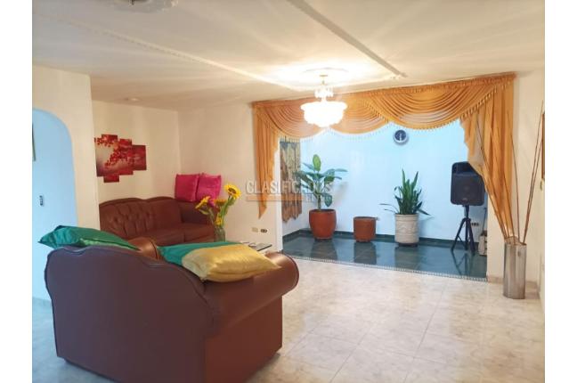 Casas, Venta en Valle del Lili