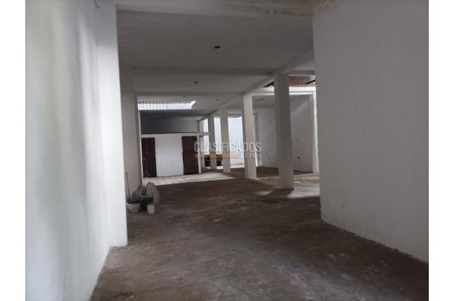 Locales y Bodegas, Venta, Caldas - $600.000.000