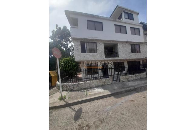 Casas, Venta, Primero de Mayo - $1.100.000.000