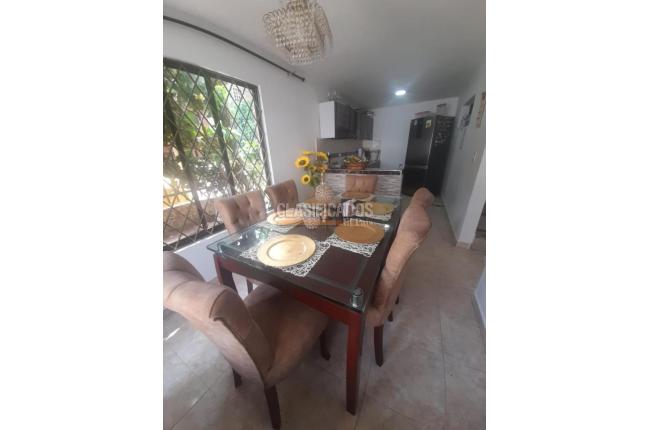 Casas, Venta, Primero de Mayo - $1.100.000.000