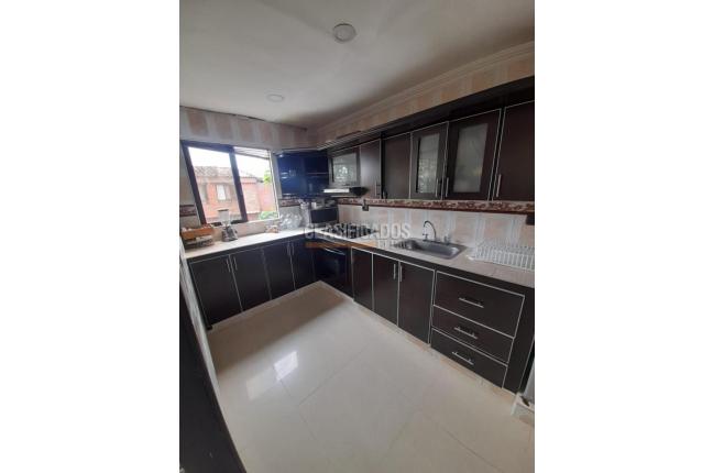 Casas, Venta, Primero de Mayo - $1.100.000.000