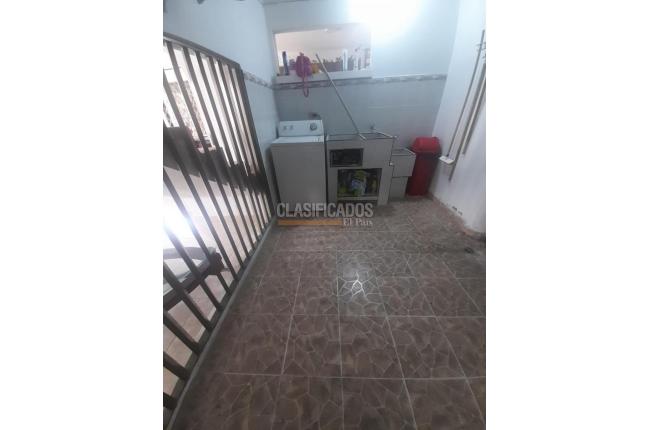 Casas, Venta, Primero de Mayo - $1.100.000.000