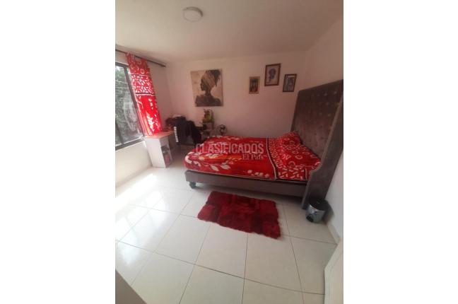 Casas, Venta, Primero de Mayo - $1.100.000.000