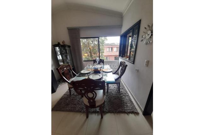 Casas, Venta, Primero de Mayo - $1.100.000.000