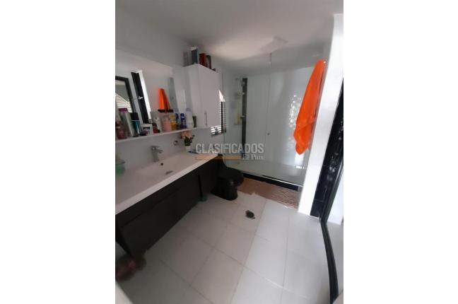 Casas, Venta, Primero de Mayo - $1.100.000.000