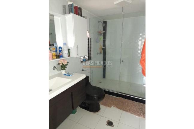 Casas, Venta, Primero de Mayo - $1.100.000.000