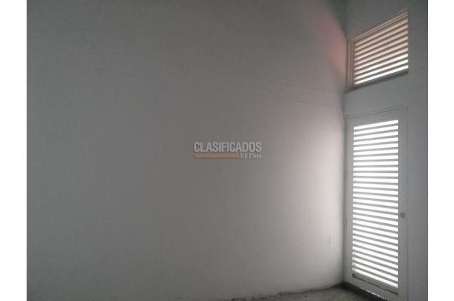 Locales y Bodegas, Alquiler, Multicentro - $6.000.000