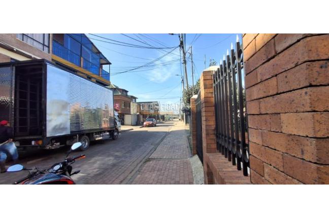 Locales y Bodegas, Alquiler, Cota - $3.500.000