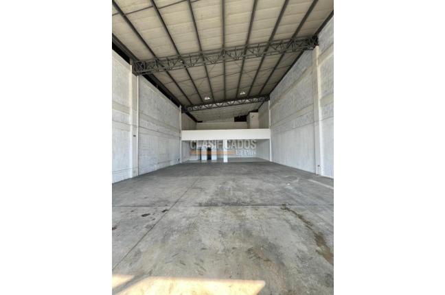 Locales y Bodegas, Alquiler, Pereira - $10.000.000