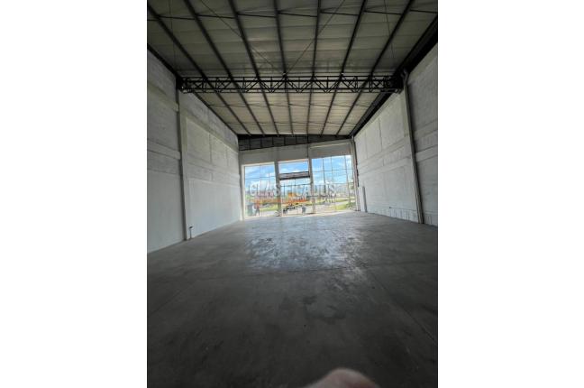 Locales y Bodegas, Alquiler, Pereira - $10.000.000