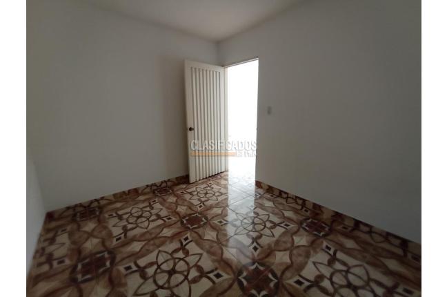 Casas, Alquiler, El Paraíso - $900.000