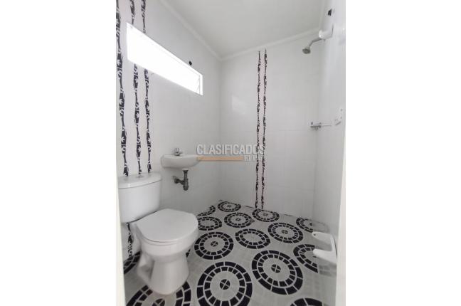 Casas, Alquiler, El Paraíso - $900.000