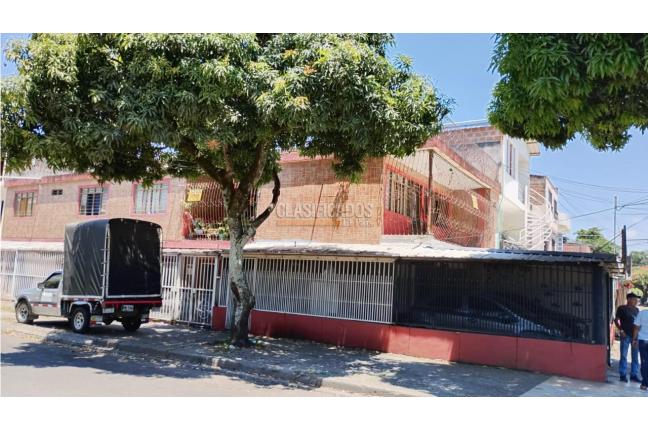 Casas, Venta en Prados de Oriente