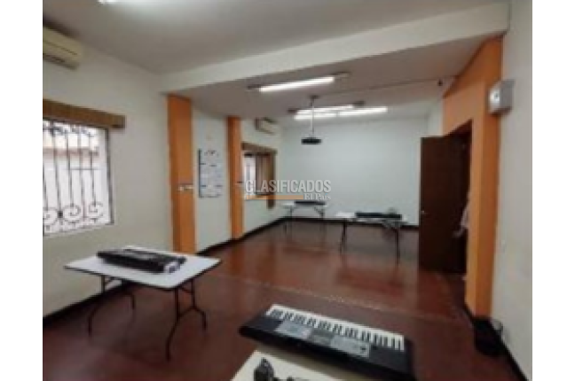 Casas, Alquiler, Versalles - $10.000.000