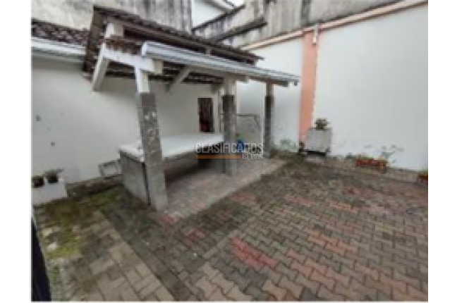 Casas, Alquiler, Versalles - $10.000.000