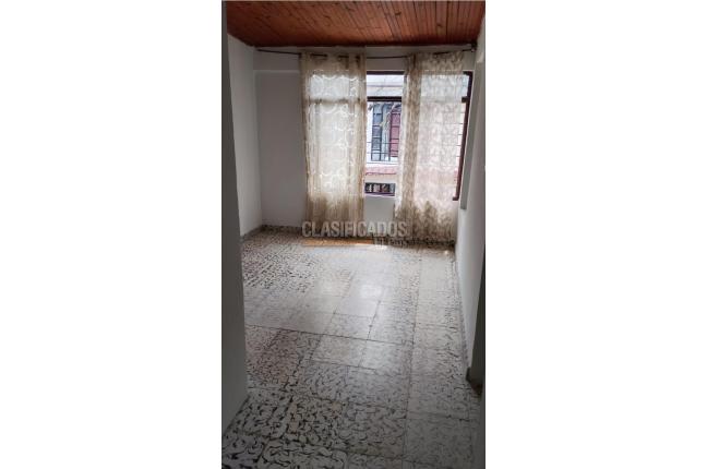 Casas, Alquiler, Floralia - $850.000