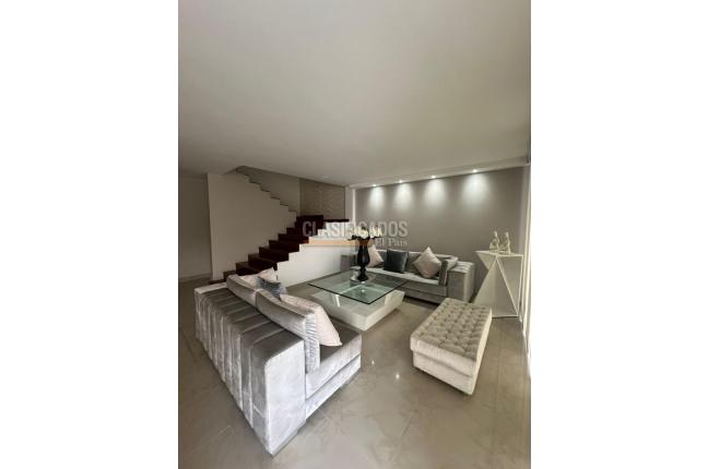 Casas, Venta en Ciudad Jardín