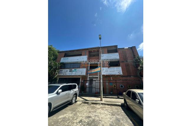 Edificios, Alquiler en Valle Grande