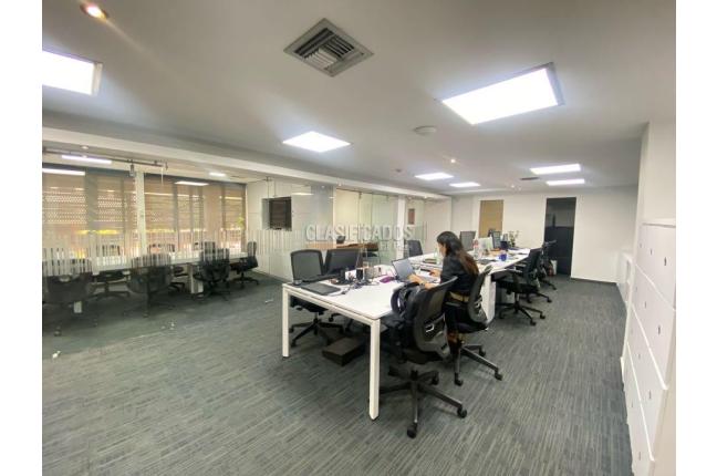 Oficinas y Consultorios, Venta en La Flora