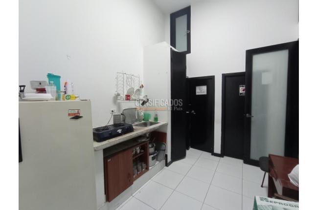 Locales y Bodegas, Venta, Bogotá - $2.400.000.000