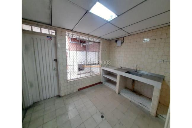 Locales y Bodegas, Alquiler, San Vicente - $2.500.000