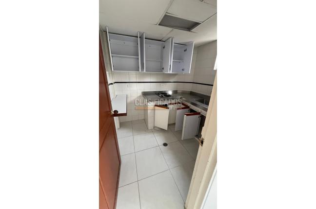 Oficinas y Consultorios, Alquiler, Santa Mónica Norte - $5.500.000